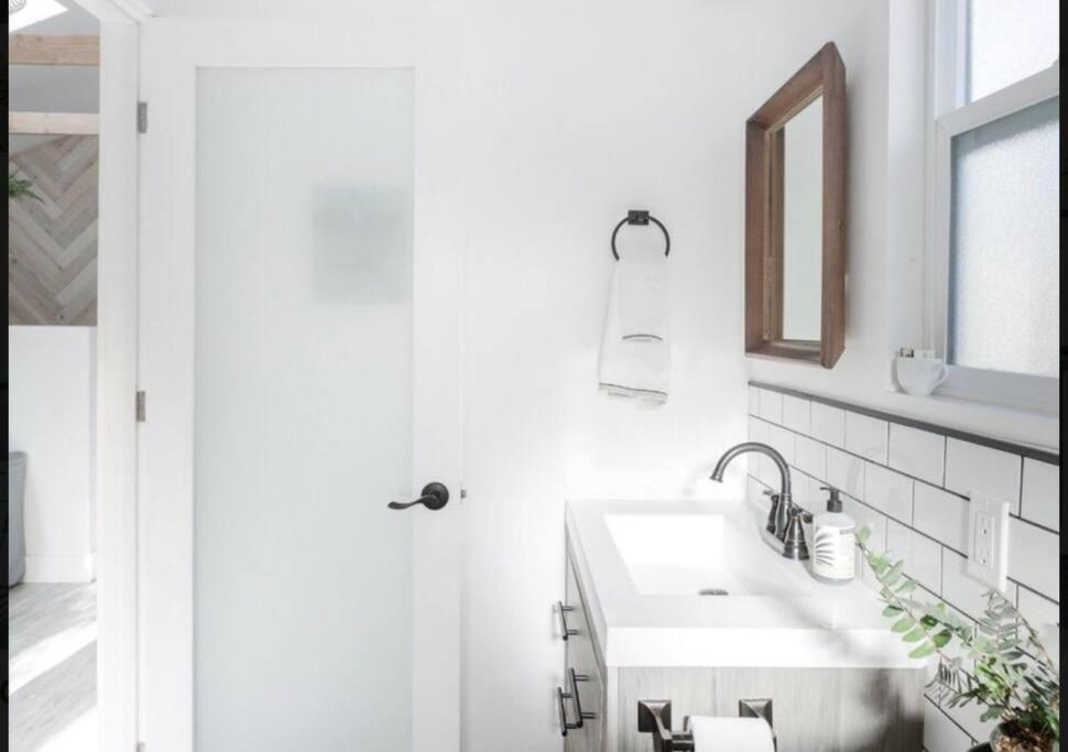 Venice Beach From Stunning Casita Indigo Studio